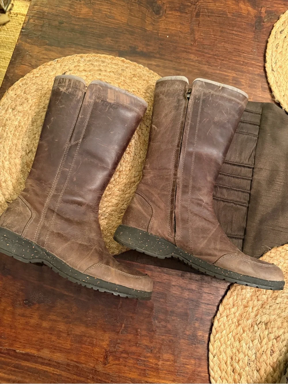 TEVA Women's Capistrano Brown Leather Waterproof Tall Boots Size 7 1003013
